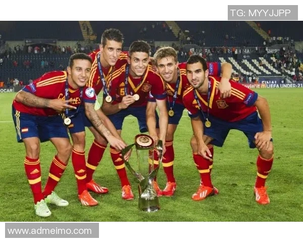 西班牙足球队一号球星领衔冲击新高峰引领球队走向辉煌之路 西班牙足球队一号球星领衔冲击新高峰引领球队走向辉煌之路