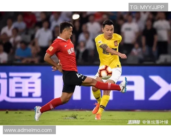 足球老将再现辉煌 场上风采与经验成就年轻球员榜样