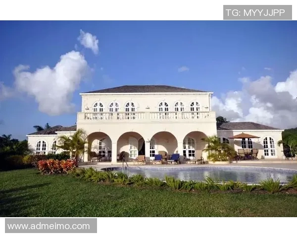 豪华球星住宅揭秘：全球顶级足球明星的私人豪宅设计与奢华生活方式